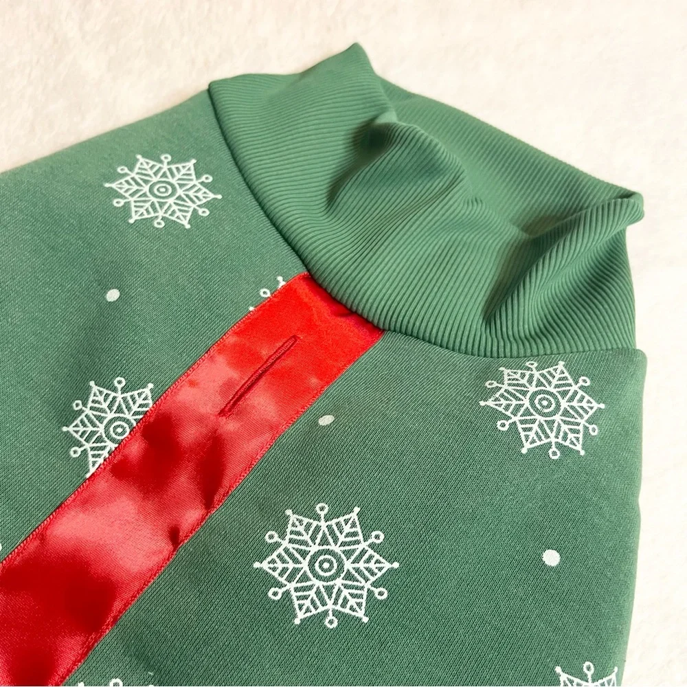 Christmas Present Festive Green Holiday Dog Sweater with Red Bow Size Large NWOT
